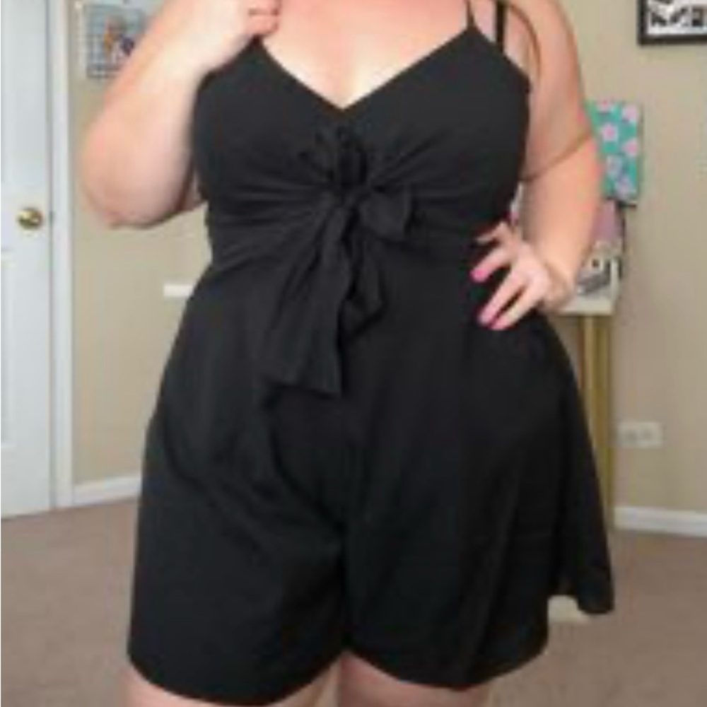 NWT “Sarah Rae Vargas x FTF"
(Fashion To Figure) collection Romper Sz 1